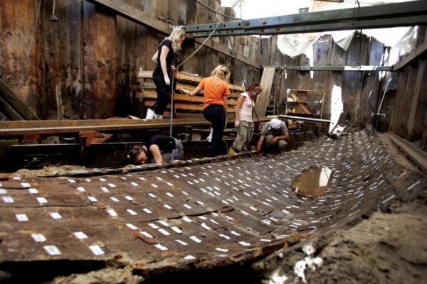 Les fouilles sur le site du métro de Marmaray ont mis à jour les restes d'un ancien port construit par l'empereur Romain Constantin. AFP/Mustafa Ozer
