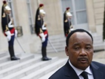 Le président Issoufou au palais de l'Elysée à Paris, le 10 mai 2013. REUTERS/Gonzalo Fuentes