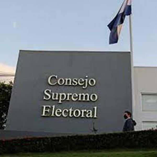Elections au Nicaragua: le couple Ortega donné vainqueur, l'opposition muselée boycotte Elections au Nicaragua: le couple Ortega donné vainqueur, l'opposition muselée boycotte