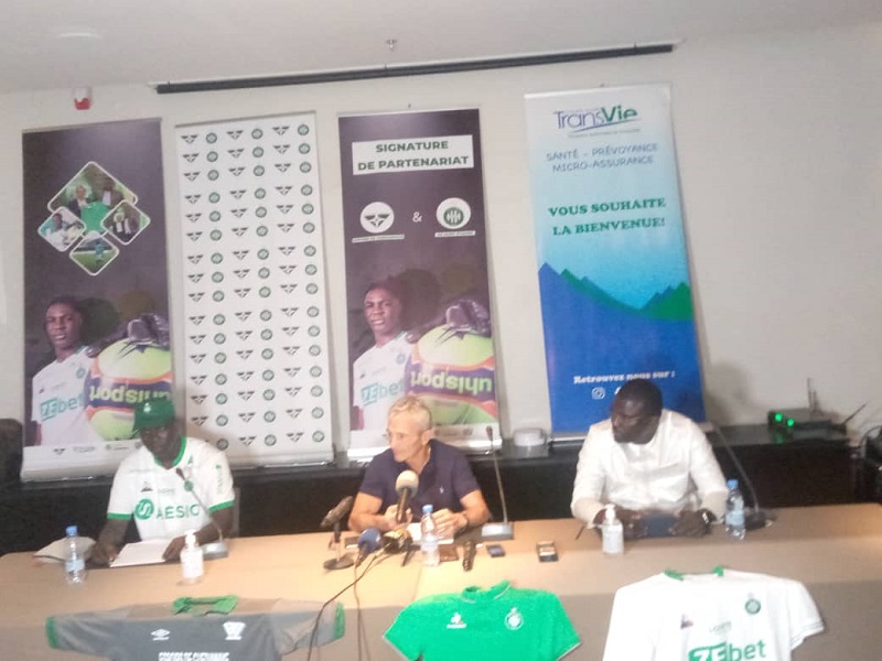 Football : L’AS Saint-Etienne signe un partenariat avec club Espoirs de Guédiawaye