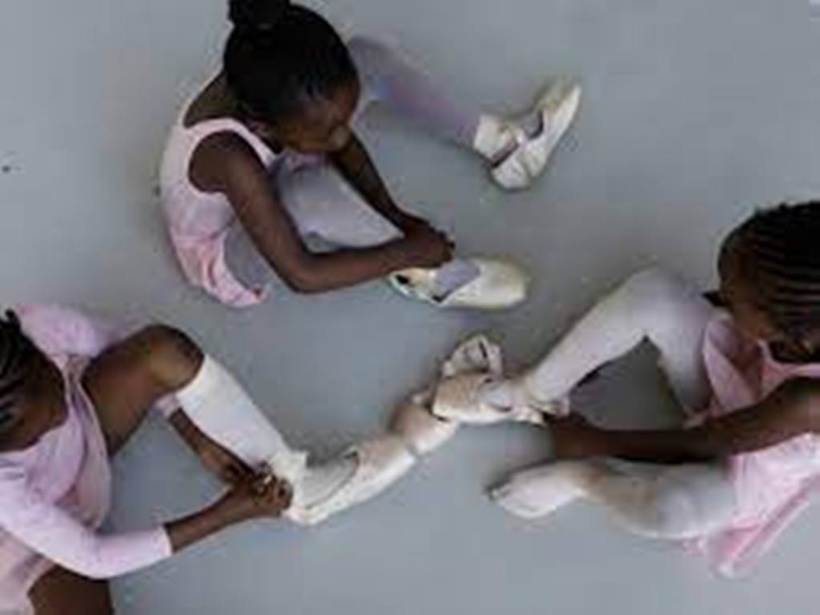 Niger: le 3e Sommet des filles s'achève sur un «incroyable esprit d'engagement» Niger: le 3e Sommet des filles s'achève sur un «incroyable esprit d'engagement»