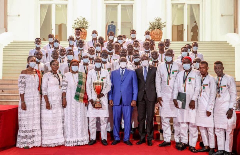 Reçus par le Président Macky Sall, les « Lions » vainqueurs de la CAN des sourds-muets empochent 5 millions chacun Reçus par le Président Macky Sall, les « Lions » vainqueurs de la CAN des sourds-muets empochent 5 millions chacun