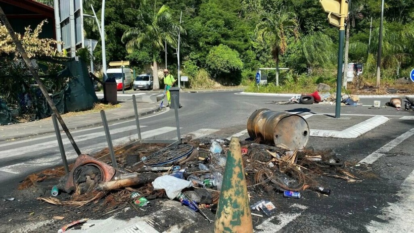 Crise aux Antilles: l'obligation vaccinale, catalyseur d'une situation sociale explosive