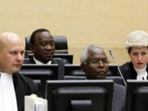 Uhuru Kenyatta, alors vice-Premier ministre, comparaît devant le CPI. La Haye, 8 avril 2011. Il est inculpé de crimes de guerre par le tribunal international. AFP PHOTO/ANP/BAS CZERWINSKI/POOL