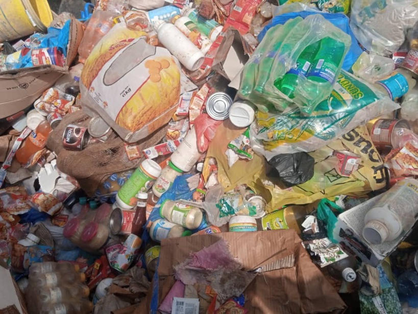 Thiès : 8 tonnes de produits impropres à la consommation d'une valeur de 6 millions FCFA saisies Thiès : 8 tonnes de produits impropres à la consommation d'une valeur de 6 millions FCFA saisies