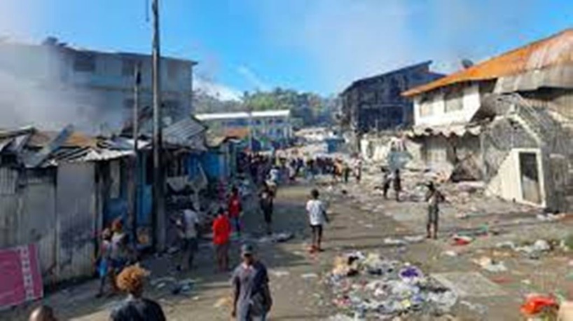 Îles Salomon : tirs de sommation de la police pour disperser des manifestants à Honiara