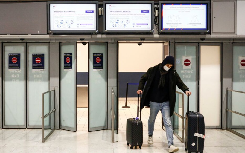 Pays-Bas: 61 passagers en provenance d'Afrique du Sud testés positifs au Covid à leur arrivée à Amsterdam