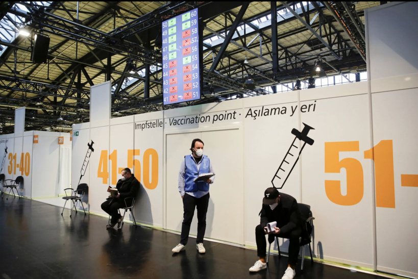 Allemagne: le parlement se prononcera sur la vaccination obligatoire d'ici la fin de l'année, selon Scholz