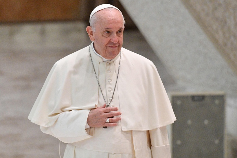 Migrants: en visite en Grèce, le pape François dénonce l'attitude de l'Europe Migrants: en visite en Grèce, le pape François dénonce l'attitude de l'Europe