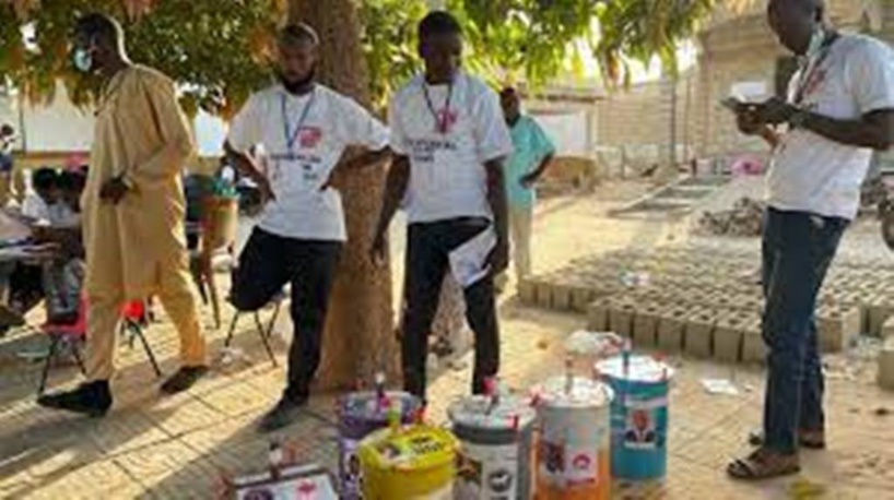 Présidentielle en Gambie: fort engouement pour un vote dans le calme Présidentielle en Gambie: fort engouement pour un vote dans le calme