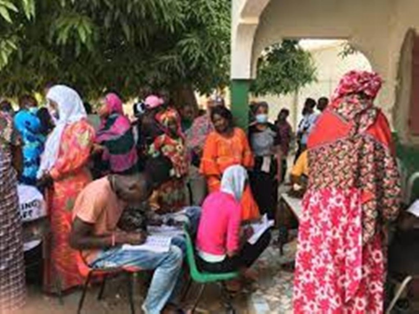 Présidentielle en Gambie: fort engouement pour un vote dans le calme