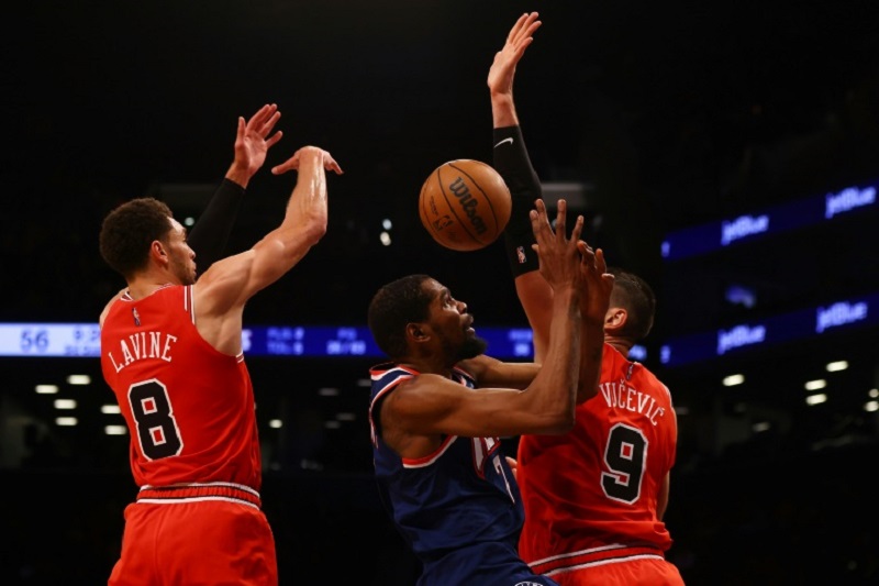 NBA: les Bulls écornent les Nets, les Spurs éperonnent les Warriors