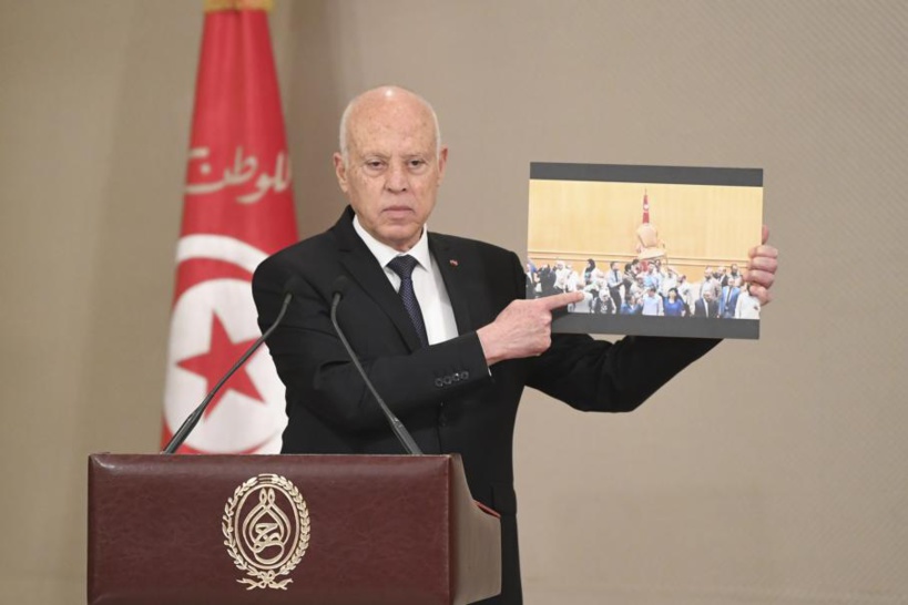 Tunisie: le président Kaïs Saïed prolonge la suspension du Parlement et annonce un référendum Tunisie: le président Kaïs Saïed prolonge la suspension du Parlement et annonce un référendum