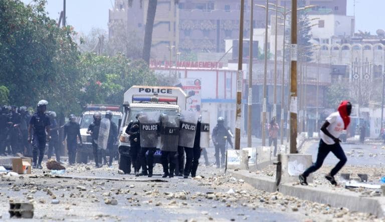 UCAD: les étudiants vont au front pour soutenir leurs camarades de Bambey