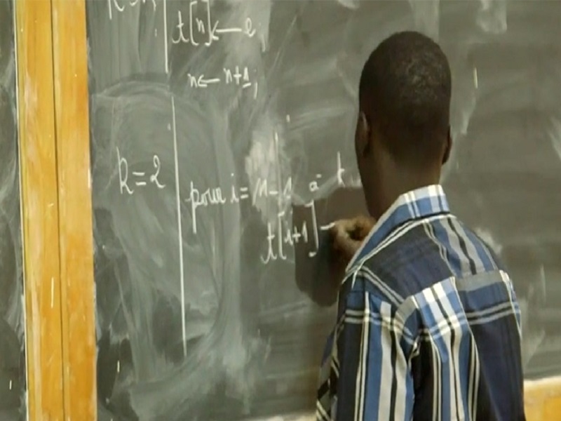 Difficultés dans l'enseignement privé au Sénégal : Macky Sall actionne ses ministres pour trouver des "solutions idoines'