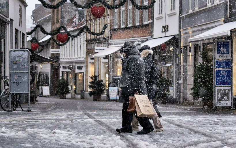 Covid: le Danemark va fermer cinémas, théâtres et salles de concert face à des cas record