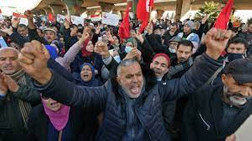 Une Tunisie fracturée entre pro et anti-Saïed pour la fête de la Révolution Une Tunisie fracturée entre pro et anti-Saïed pour la fête de la Révolution