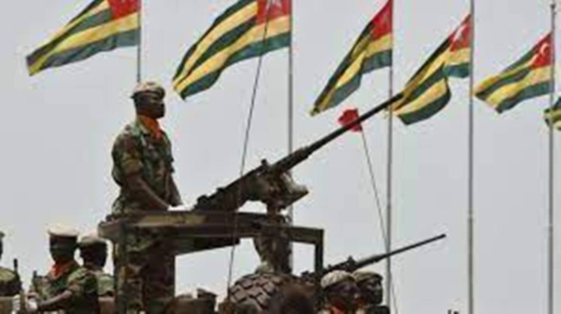 Togo: hommage solennel pour les sept militaires morts au Mali