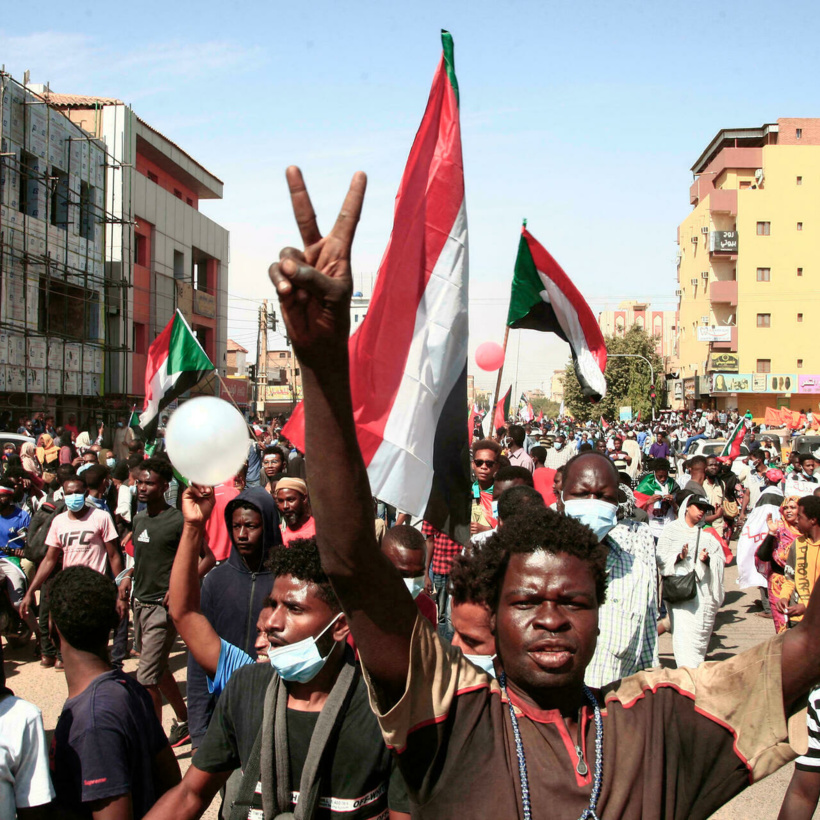 Au Soudan, la police tire des grenades lacrymogènes pour disperser les manifestants Au Soudan, la police tire des grenades lacrymogènes pour disperser les manifestants