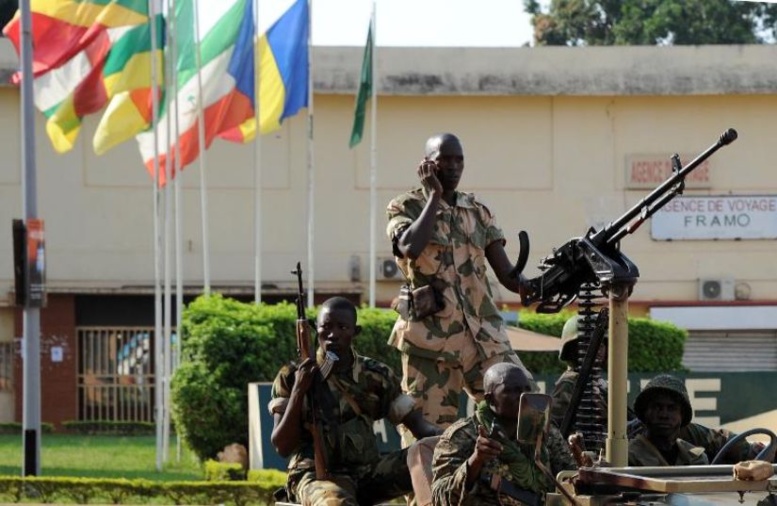 Des soldats français patrouillent dans Bangui, le 4 décembre 2013. REUTERS/Emmanuel Braun