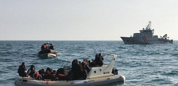 Migrants naufragés dans la Manche: une ONG porte plainte contre Paris et Londres