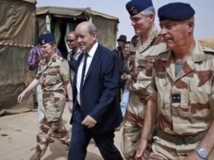 Jean-Yves Le Drian, le 26 avril dernier à Gao, au Mali. REUTERS/Francois Rihouay