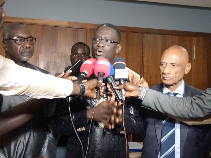 Hydrocarbures: la société civile veut un fonds dédié aux catastrophe, l'opposition tient aux énergies fossiles