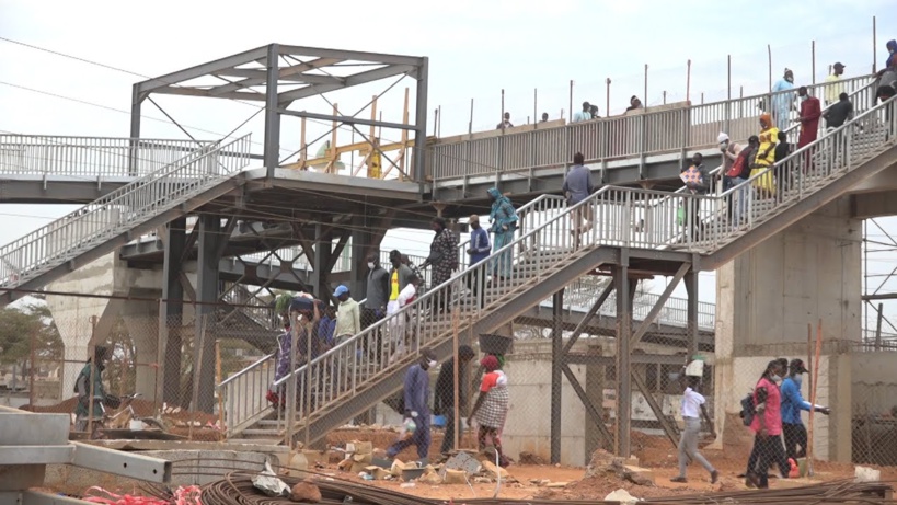 Impactées par le TER, les populations de Thiaroye réclament une passerelle Impactées par le TER, les populations de Thiaroye réclament une passerelle