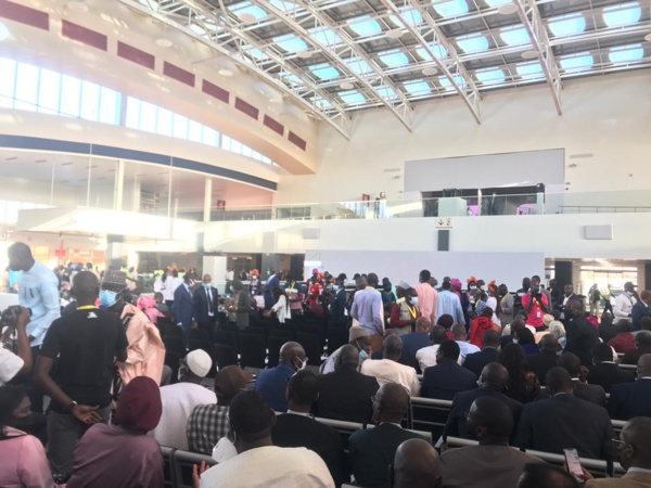 Inauguration TER : les premières images de la mise en circulation du train sur les rails Inauguration TER : les premières images de la mise en circulation du train sur les rails