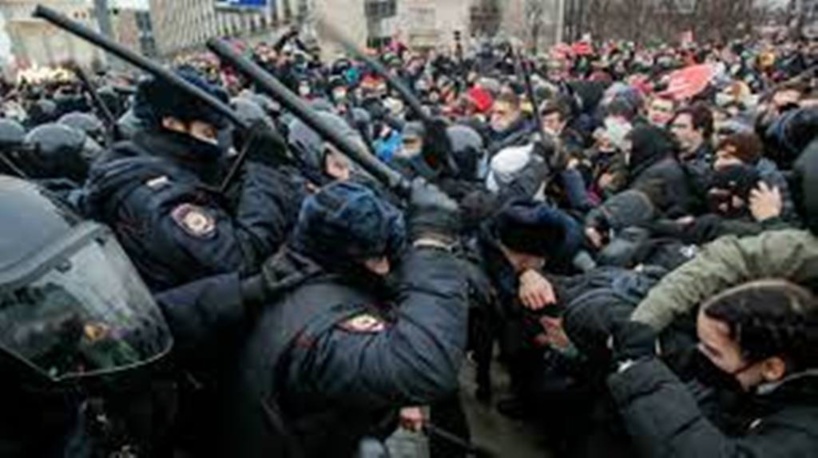 Russie: 2021, une année marquée par la répression et les atteintes à la liberté d’expression Russie: 2021, une année marquée par la répression et les atteintes à la liberté d’expression