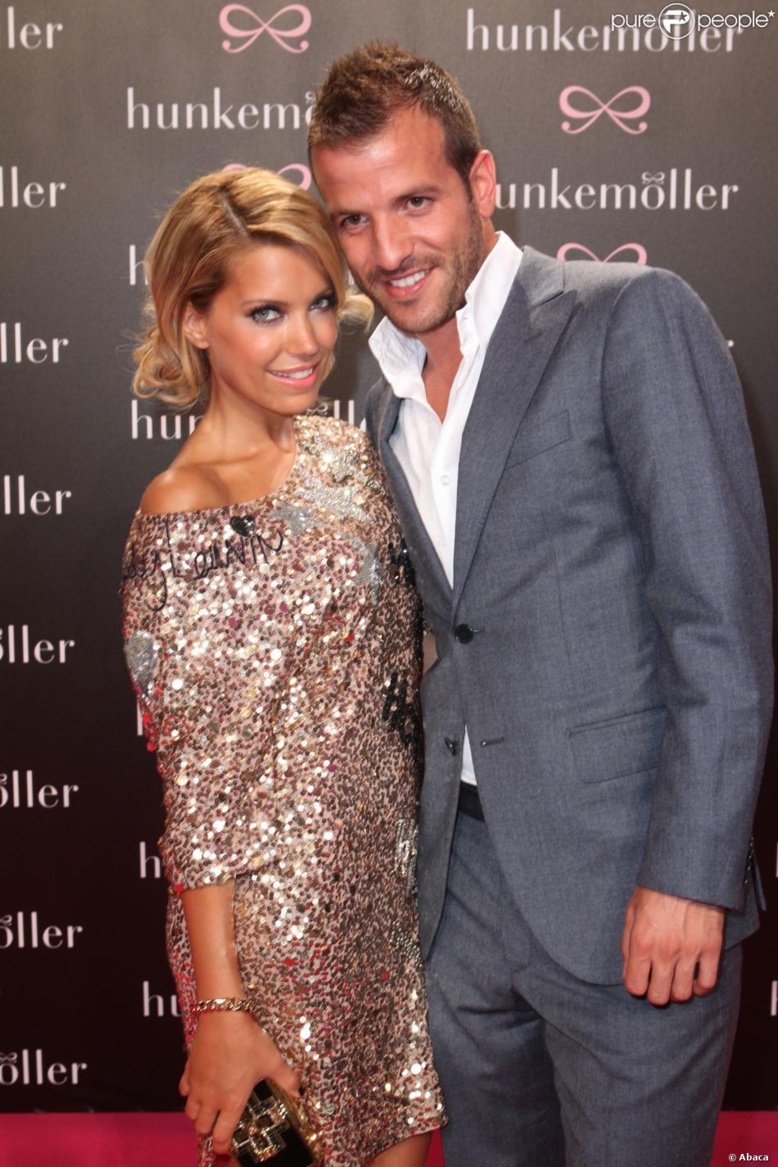 Sylvie van der Vaart avoue : La belle a trompé Rafael, son footballeur de mari Sylvie van der Vaart avoue : La belle a trompé Rafael, son footballeur de mari