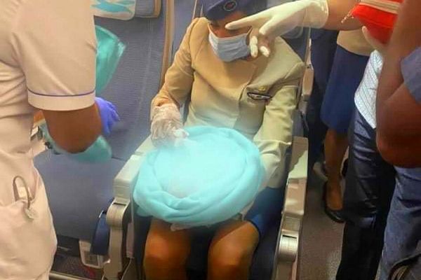 Insolite: un nouveau-né retrouvé dans la poubelle des toilettes de l'avion d'Air Mauritius