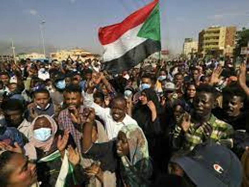 A la une : 2022 sera-t-elle l’année de tous les dangers pour l’Afrique ? A la une : 2022 sera-t-elle l’année de tous les dangers pour l’Afrique ?