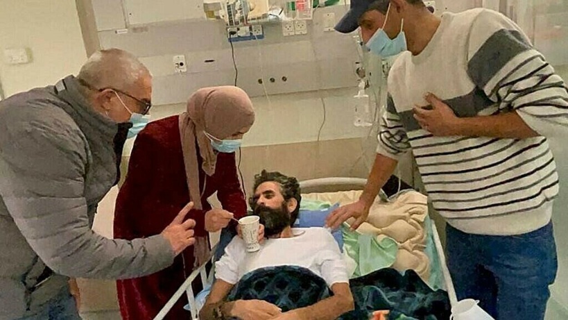 Israël: le détenu palestinien Hicham Abou Hawash cesse sa grève de la faim suite à un accord Israël: le détenu palestinien Hicham Abou Hawash cesse sa grève de la faim suite à un accord