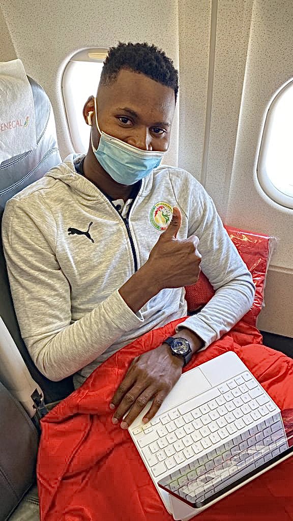 Les « Lions » ont quitté Dakar à bord d’un avion Air Sénégal… laissant 5 joueurs à l’hôtel