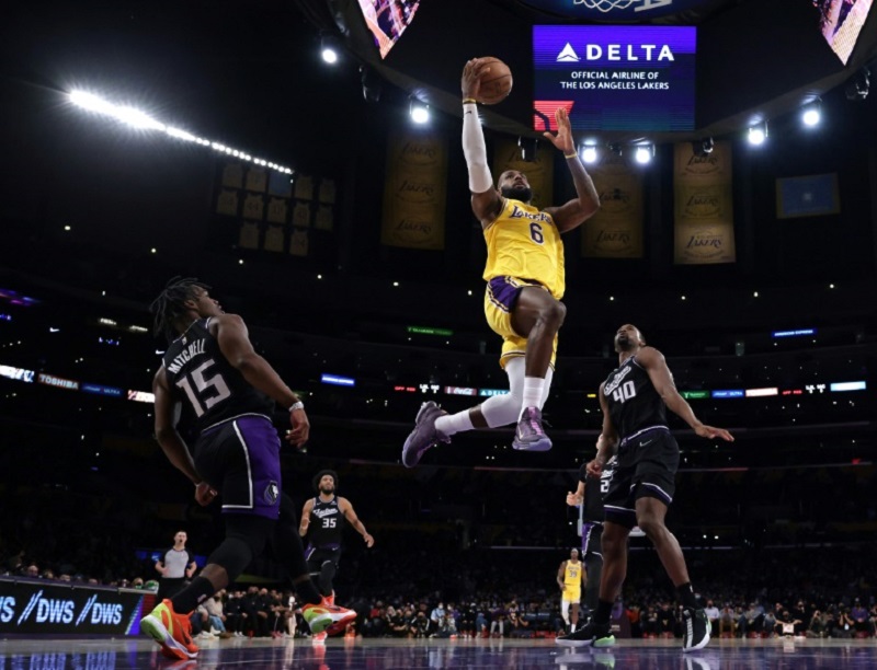 NBA: Les Suns et les Grizzlies, c'est du solide, LeBron James aussi