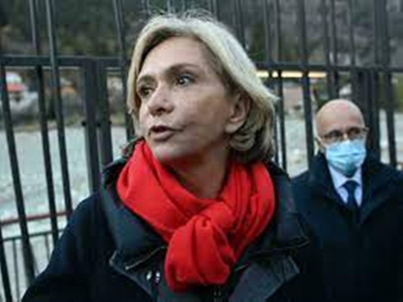 Les oppositions outrées par les propos d'Emmanuel Macron sur les non-vaccinés, la majorité fait bloc Les oppositions outrées par les propos d'Emmanuel Macron sur les non-vaccinés, la majorité fait bloc