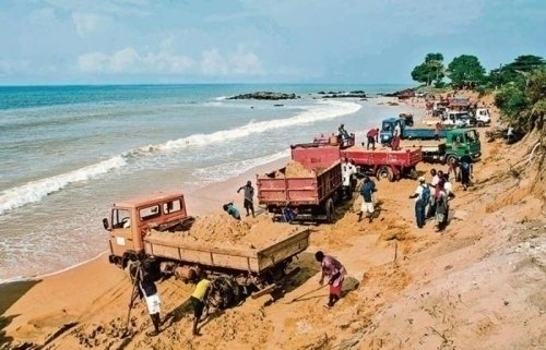 Bambilor et Diogo: Macky demande au Gouvernement de mettre un terme à l’exploitation abusive des dunes de sable par les entreprises privées