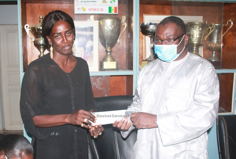 Primes impayées : la Fédération sénégalaise de basket a remis aux athlètes leur dû Primes impayées : la Fédération sénégalaise de basket a remis aux athlètes leur dû