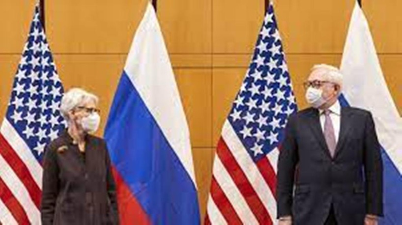 Ukraine : Américains et Russes commencent des pourparlers "compliqués"