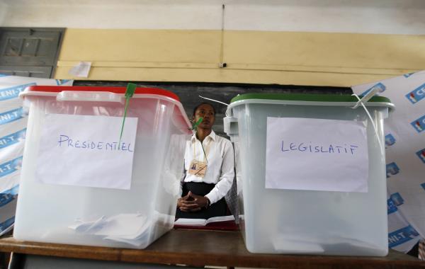 Les Malgaches sont appelés aux urnes pour un double scrutin : une présidentielle et des législatives. REUTERS/Thomas Mukoya