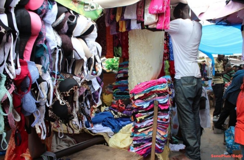 Ruiné par les dépenses de son mariage, un commerçant vole 120 robes pour relancer son activité Ruiné par les dépenses de son mariage, un commerçant vole 120 robes pour relancer son activité