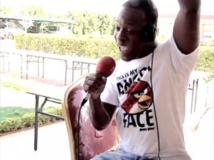 Smarty lors de l'enregistrement de l'émission «Couleurs Tropicales» en 2012. Smarty lors de l'enregistrement de l'émission «Couleurs Tropicales» en 2012.