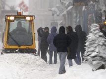 La neige paralyse en grande partie la ville de Québec. REUTERS/Mathieu Belanger