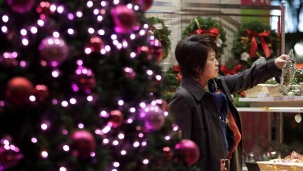 Décorations de Noël dans les rues de Tokyo, 5 décembre 2013. Kiyoshi Ota/Bloomberg via Getty Images