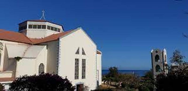 Macky Sall offre 50 millions FCFA pour la rénovation de l’église de Kaffrine
