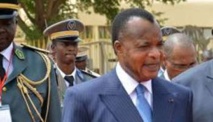 Sassou Nguesso a lui-même commandé l'assaut contre la résidence du colonel Ntsourou. © AFP Sassou Nguesso a lui-même commandé l'assaut contre la résidence du colonel Ntsourou. © AFP