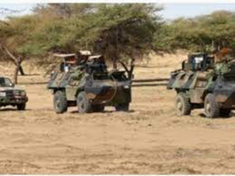 Mali: la France mise au défi par la junte