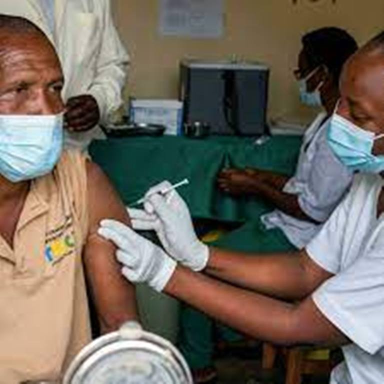 Rwanda: les autorités reconnaissent des cas de vaccinations forcées