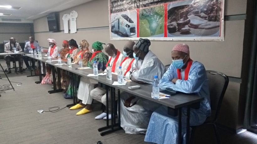 En visite à Dakar, le président de la BAD interpellé par les impactés du TER En visite à Dakar, le président de la BAD interpellé par les impactés du TER